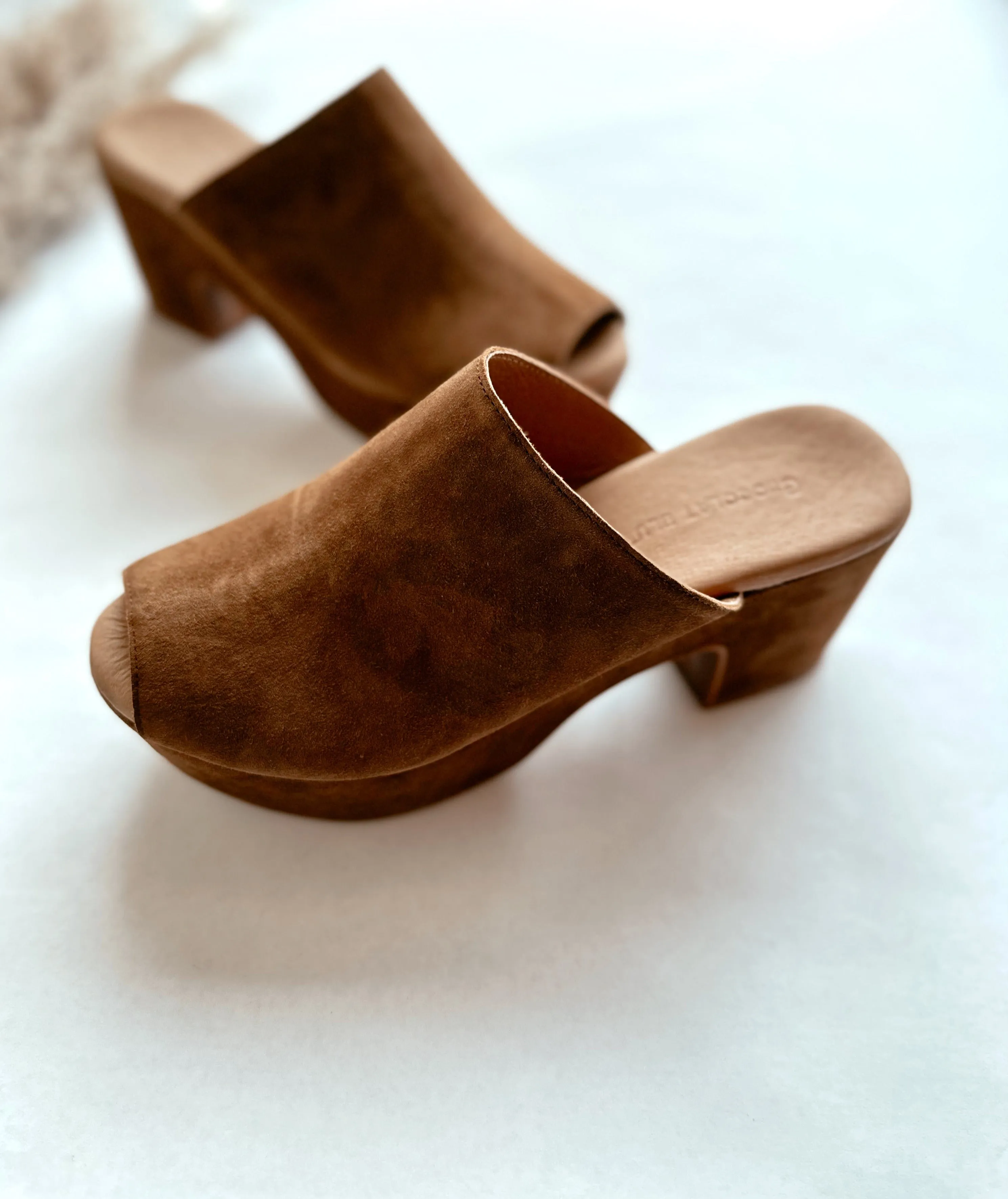 CHOCOLAT BLU GARNNET OPEN TOE SUEDE CHUNKY HEEL