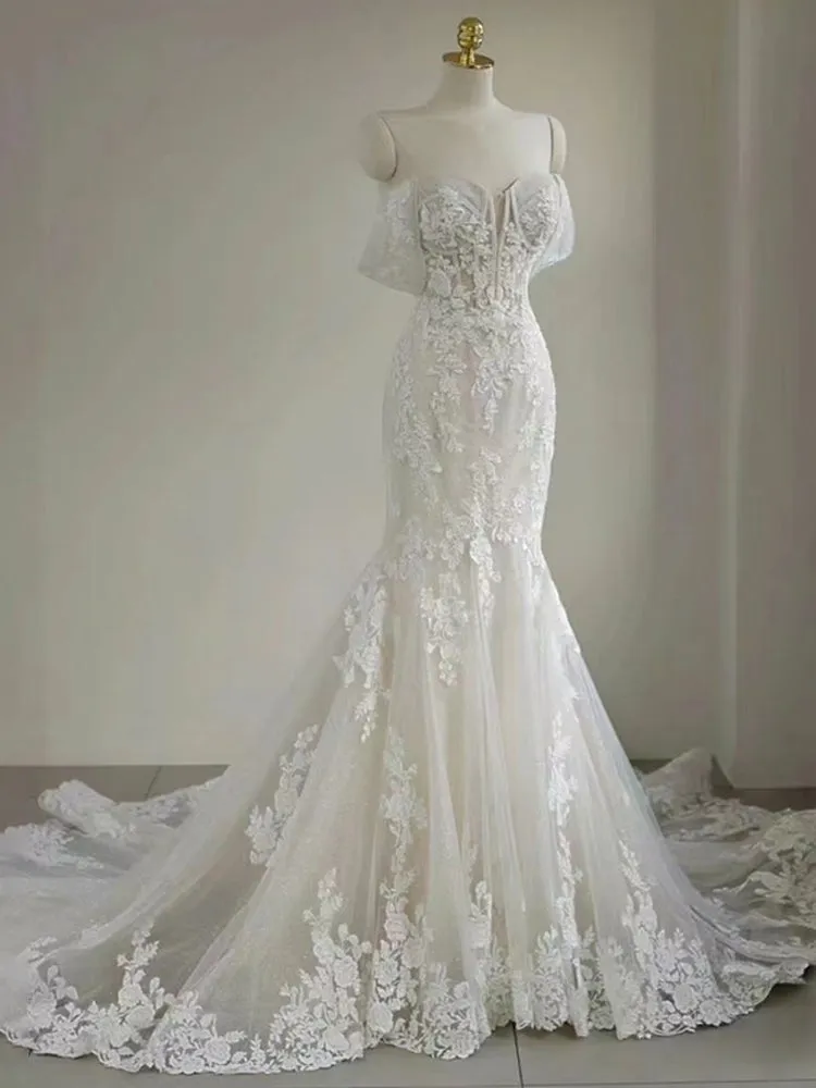 Elegant Trumpet/Mermaid Sweetheart Lace Appliques Wedding Dress