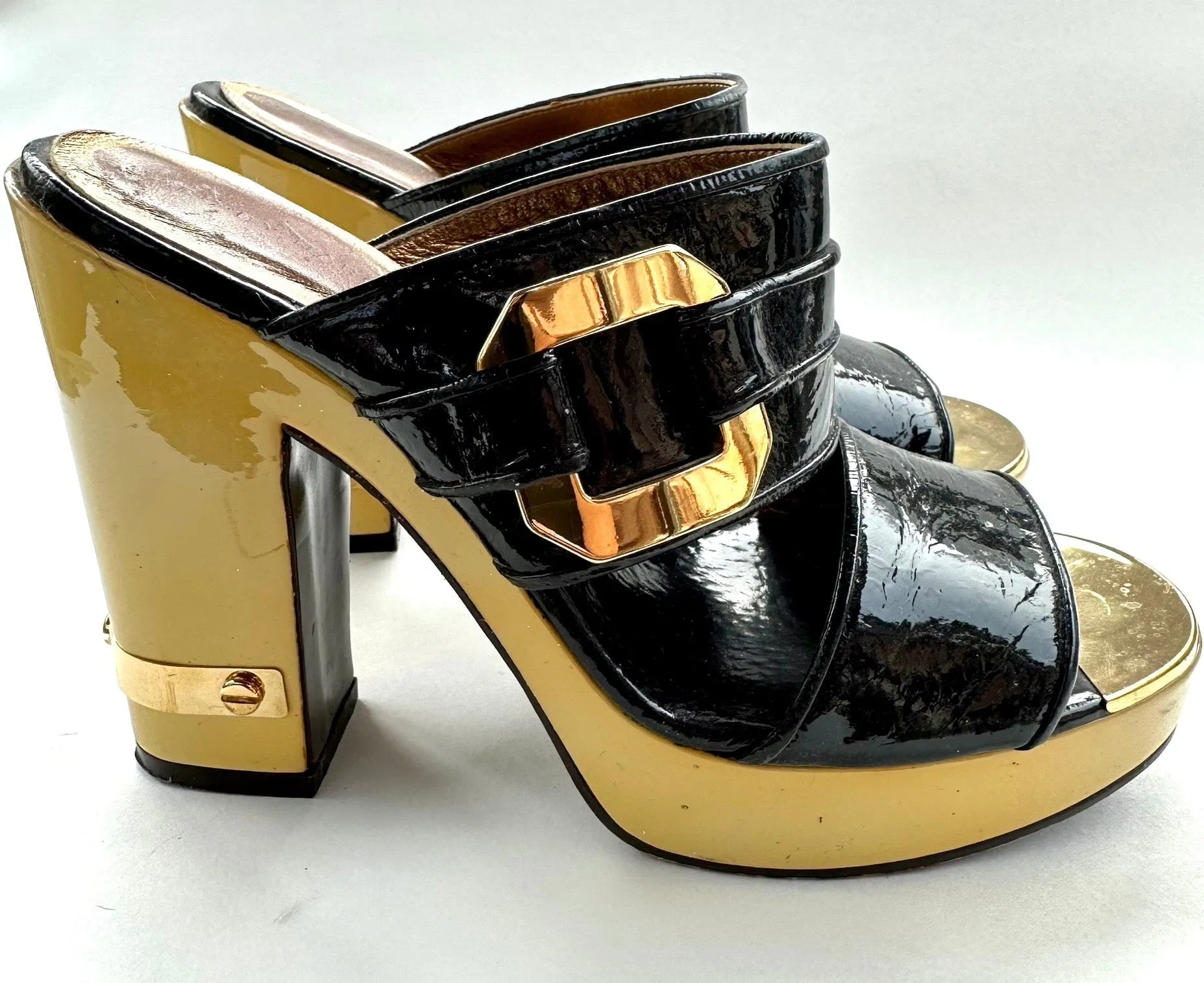 Marc by Marc Jacobs Black Patent and Yellow Heel Shoe