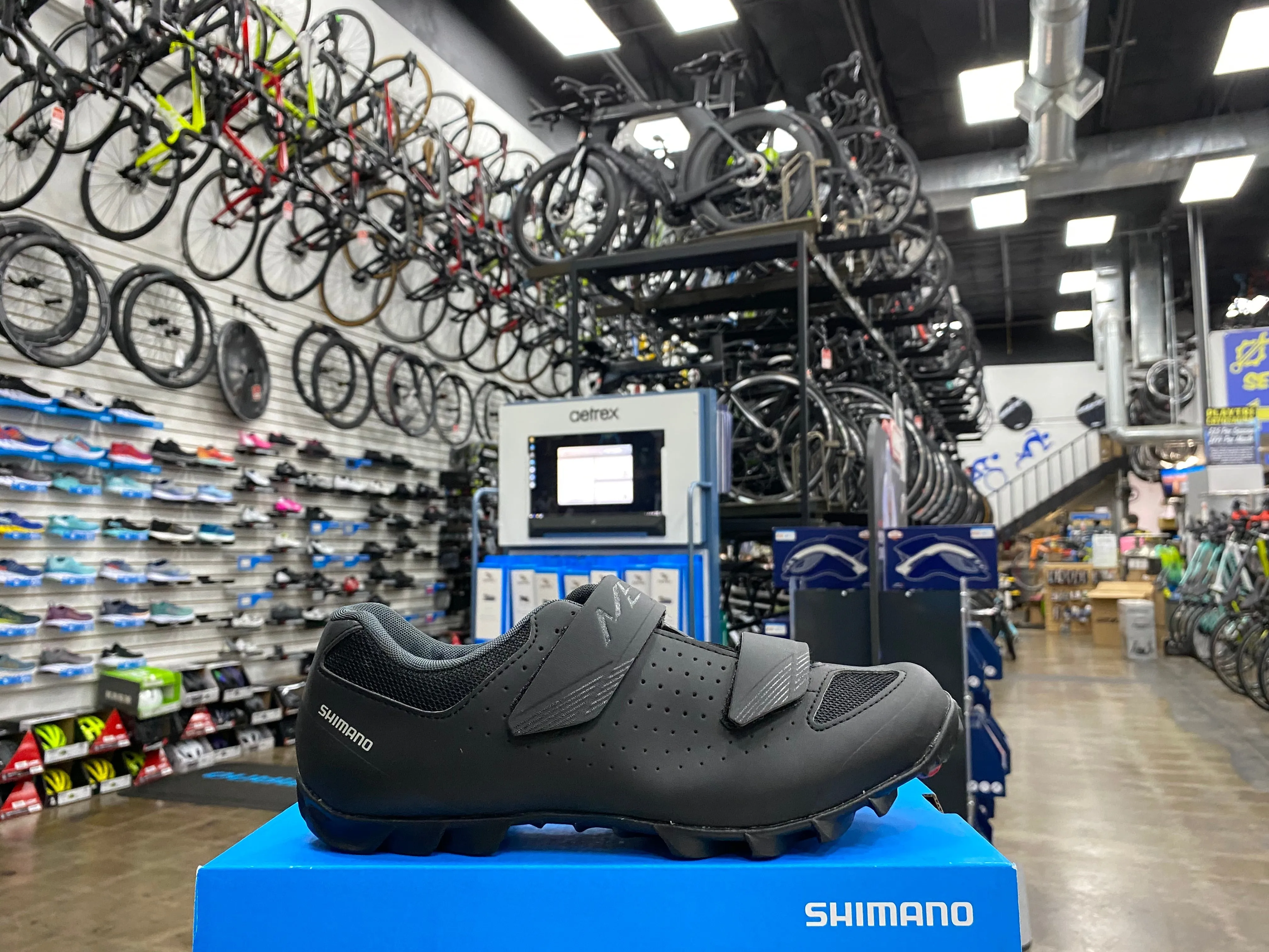 Shimano Men's ME1