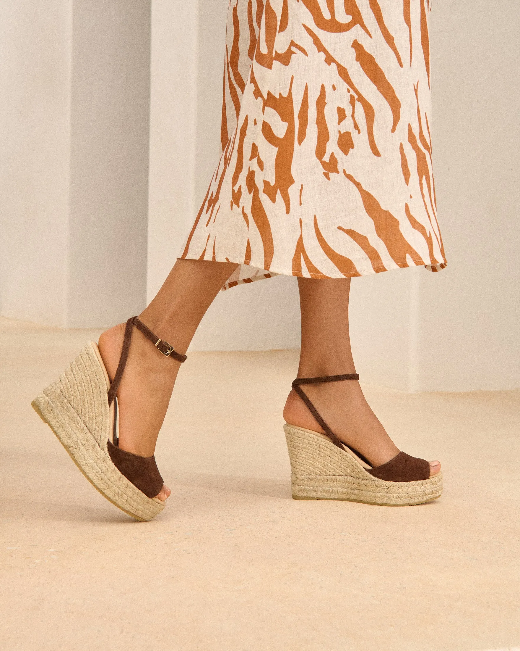 Viky Soft Suede Open Toe|Wedge Espadrilles - M05WI -  Alex Rivière Studio x Manebí Tobacco