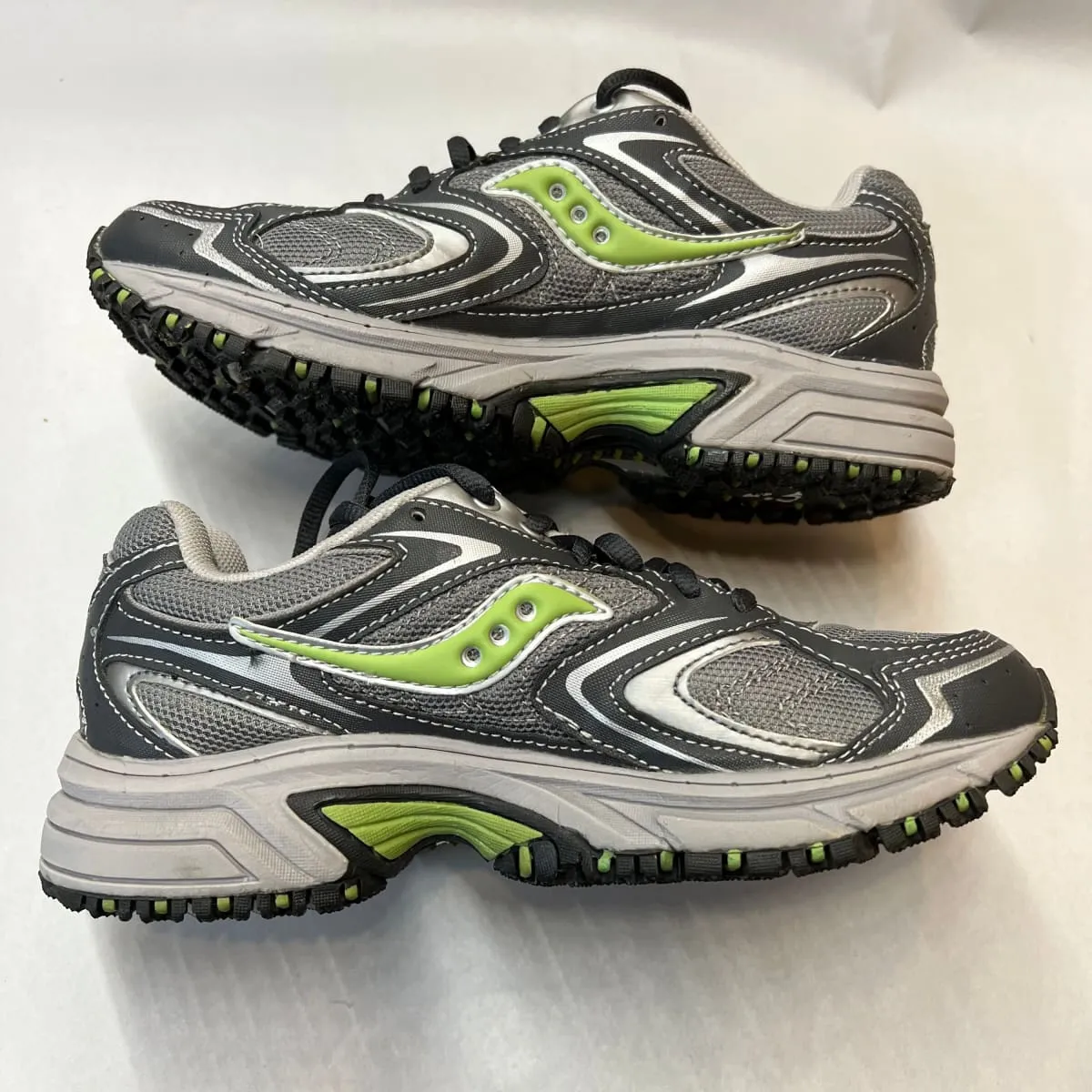 Women's Saucony •Ridge TR-Original• Trail Running Shoe - Gray/Green- Size 6.5M Preowned