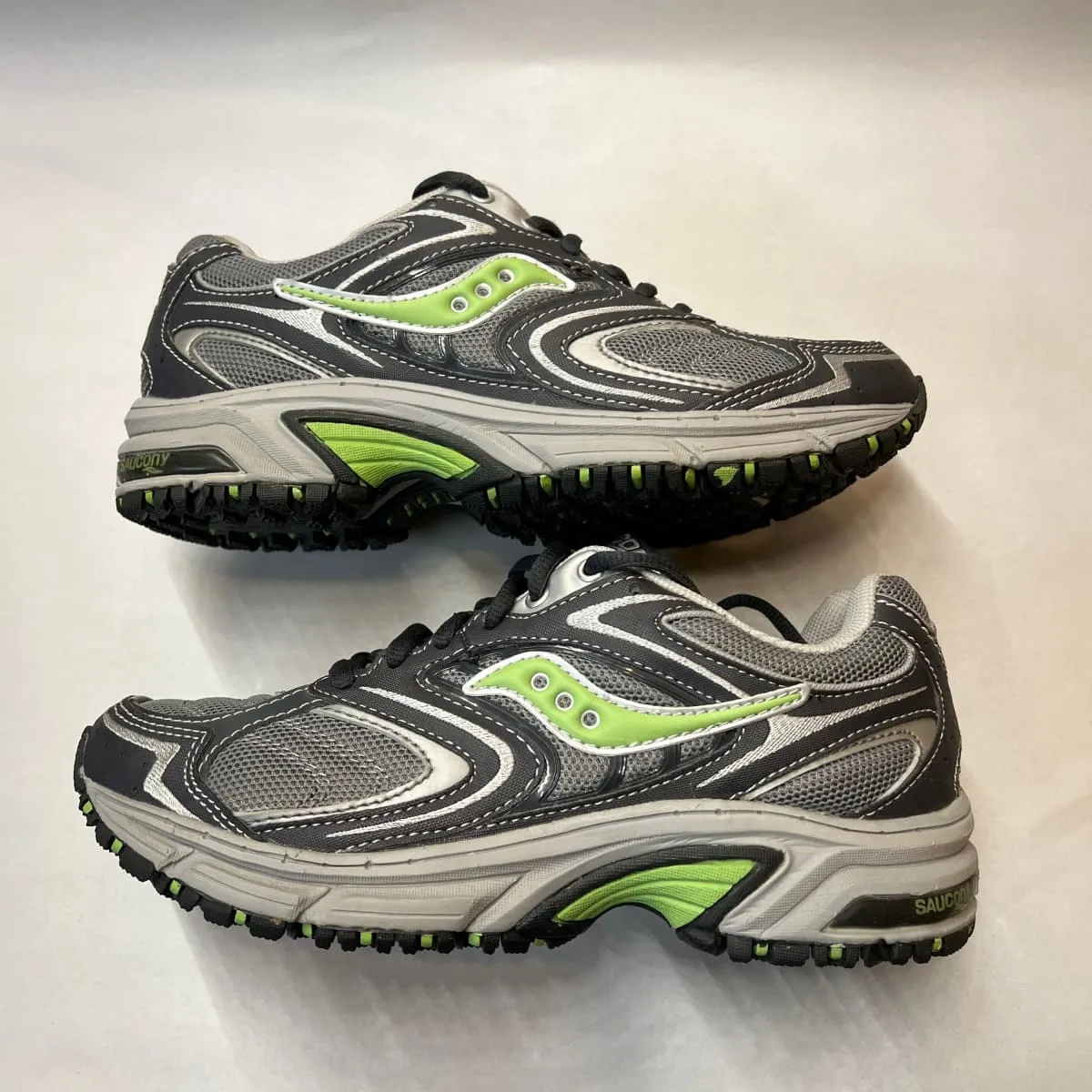 Women's Saucony •Ridge TR-Original• Trail Running Shoe - Gray/Green- Size 7M Preowned