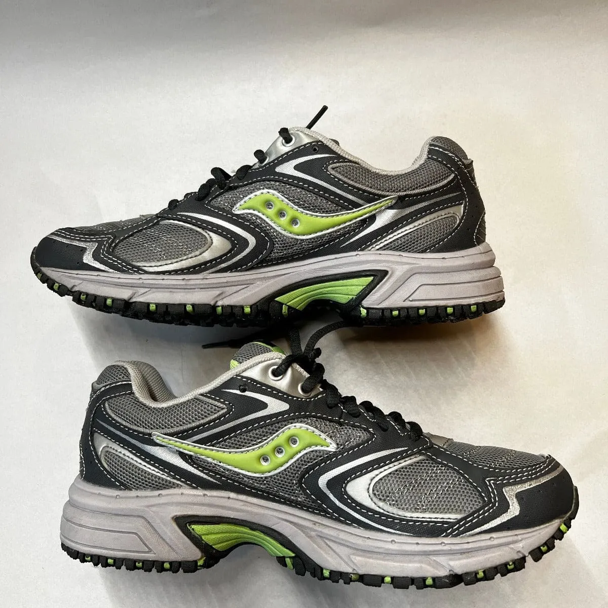 Women's Saucony •Ridge TR-Original• Trail Running Shoe - Gray/Green- Size 8M Preowned